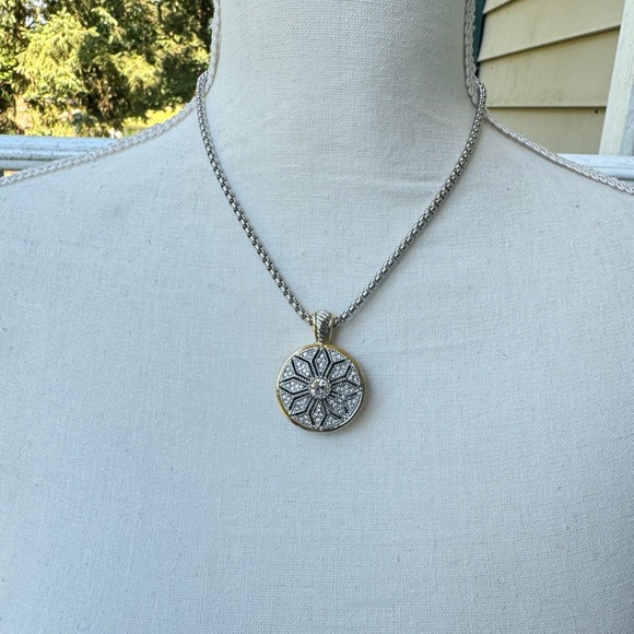 Golden girls statement Necklace, Minimalist Golden Hypoallergenic… - Picture 7 of 15